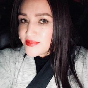 Meet your Posher, Alma